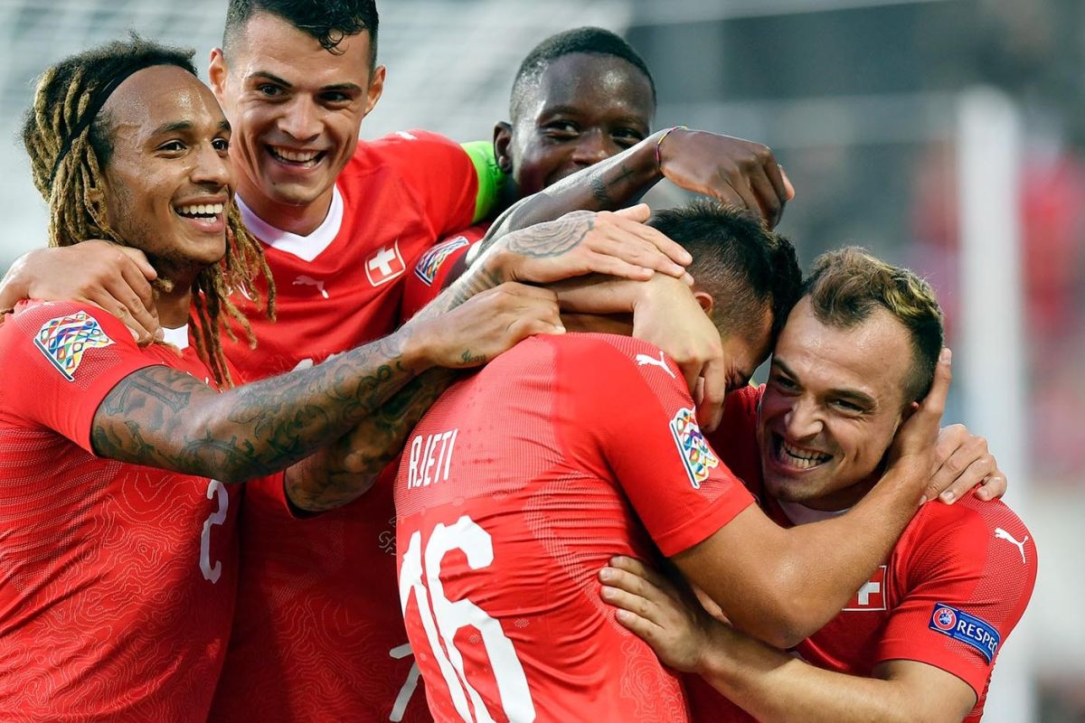 Kevin Mbabu, Granit Xhaka, Denis Zakaria, Albian Ajeti und Xherdan Shaqiri am 8. September 2018 in St.Gallen. Foto: Keystone-SDA / Walter Bieri