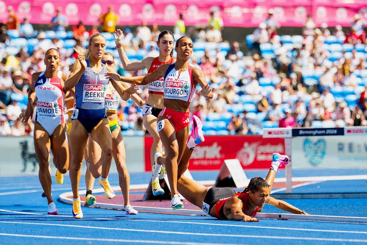Audrey WERRO (SUI / Switzerland) falls down competing in the 800m semifinals during the European Athletics Championships at Alexander Stadium on August 13, 2026 in Birmingham, Great Britain.