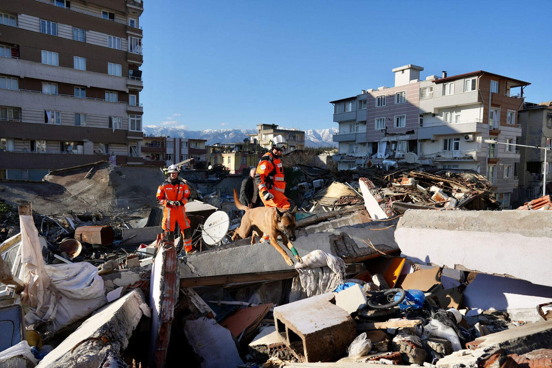 HANDOUT - Mitarbeiter der Schweizer Rettungskette nach dem Erdbeben in der Tuerkei, Hatay, 08.02.2023, Swiss rescue workers after the earthquake in Turkey, Hatay, 08.02.2023, 