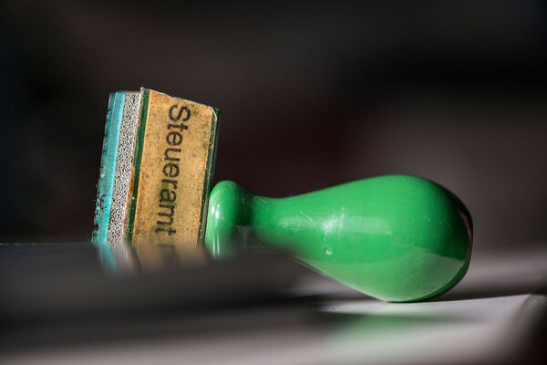 Eine Stempel des Steueramts Uster auf dem Steueramt im Stadthaus Uster