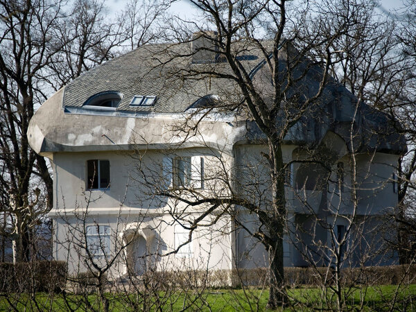 Haus Duldeck, das Rudolf Steiner Archiv, auf dem Gelaende des Goetheanums in Dornach am Montag, 21. Maerz 2011. Der Bau des zweiten Goetheanums aus Eisenbeton entstand von1925 bis 1928 nach Plaenen von Rudolf Steiner. 