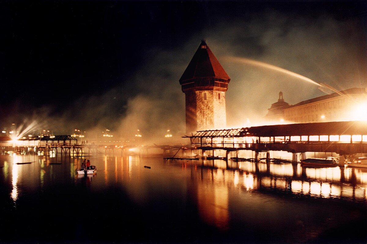 Fire of the Chapel Bridge - On the night of 18 August 1993, the Chapel Bridge in Lucerne burns. The centuries-old building is severely damaged and the cause of the fire remains unclear.