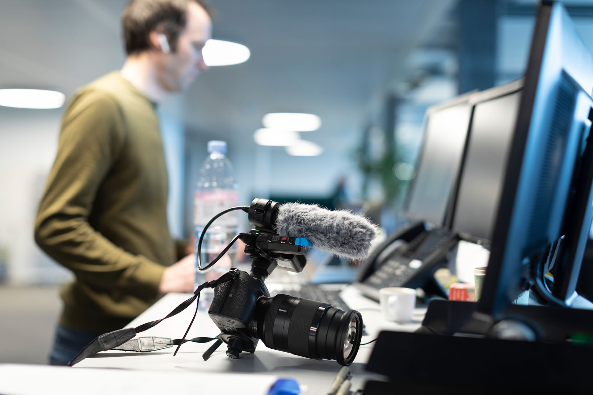 Editors of the news agency Keystone-SDA-ATS at work at the editorial office of the agency's headquarters in Bern-Wankdorf